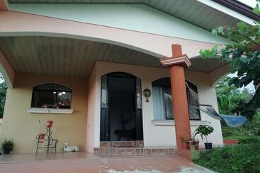 پانسیون Nayuribe Familiar House