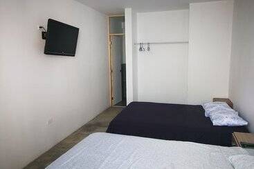 پانسیون Ponderosa Paracas Lodging