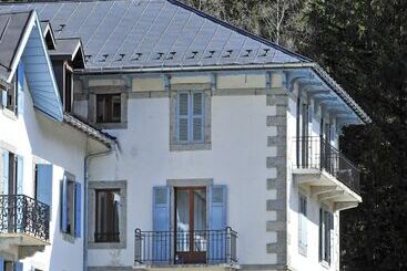 اقامتگاه Village Vacances La Forêt Des Tines