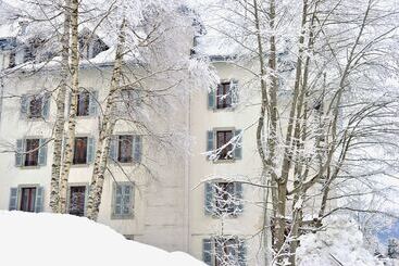اقامتگاه Village Vacances La Forêt Des Tines