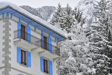اقامتگاه Village Vacances La Forêt Des Tines