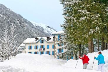 اقامتگاه Village Vacances La Forêt Des Tines