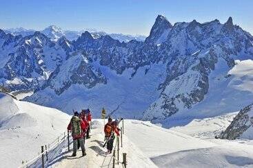 اقامتگاه Village Vacances La Forêt Des Tines