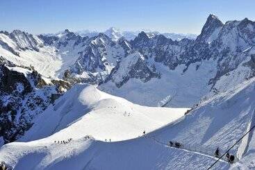 اقامتگاه Village Vacances La Forêt Des Tines