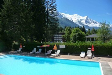 اقامتگاه Village Vacances La Forêt Des Tines