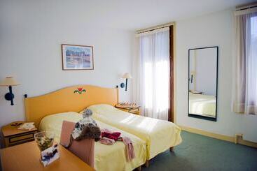 اقامتگاه Village Vacances La Forêt Des Tines
