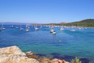 استراحتگاه Village Vacances Ramatuelle