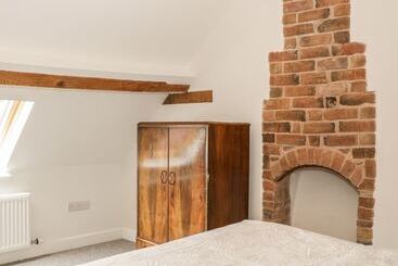 The Cow Byre, Heath Farm