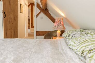The Cow Byre, Heath Farm