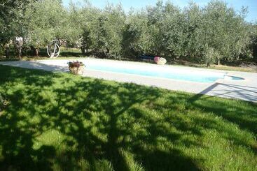 تختخواب و صبحانه Al Giardino Degli Ulivi