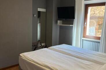 هتل Albergo All'ancora