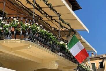 هتل Albergo Gardesana