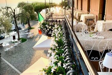 هتل Albergo Gardesana