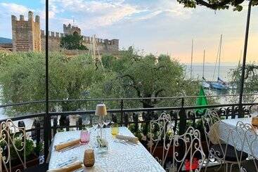 هتل Albergo Gardesana