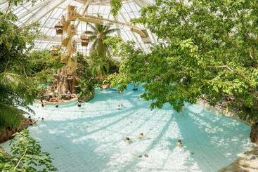 هتل Center Parcs De Vossemeren
