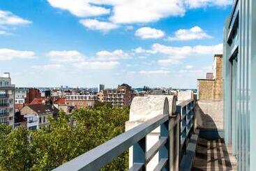 هتل Diamant Suites Brussels Eu