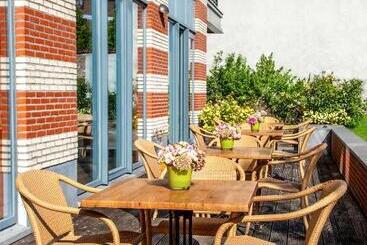 هتل Diamant Suites Brussels Eu