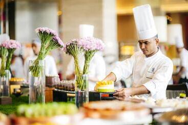 هتل The Ritz   Carlton, Bangalore