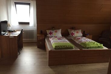 پانسیون Gasthof Hausmann