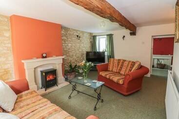 1 Westcroft Cottage