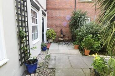 茅舍 2 Wheatsheaf Yard