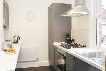 7 Monkmoor Road