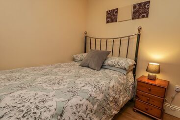 Apartment 6