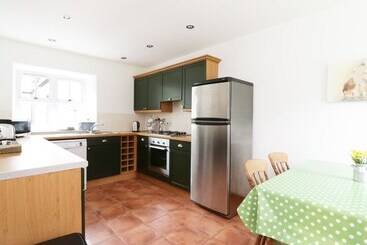 Dunnottar Woods House