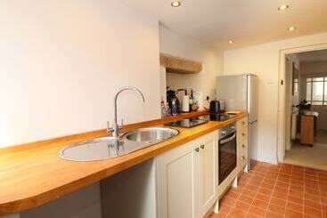 Gritstone Cottage