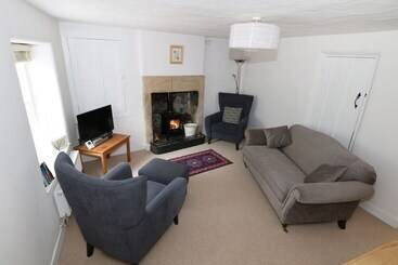 Gritstone Cottage
