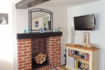 بيت ريفى Little Thatch