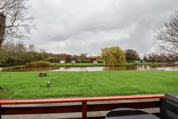 Oak Lodge
