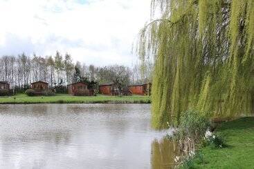 Oak Lodge