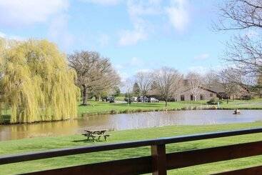 Oak Lodge