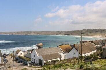 Sennen Heights