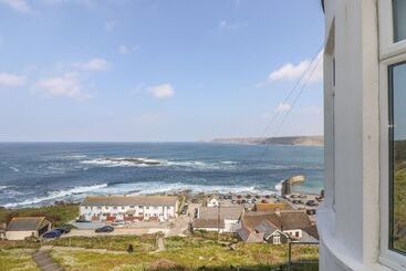 Sennen Heights