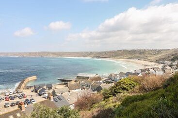 Sennen Heights