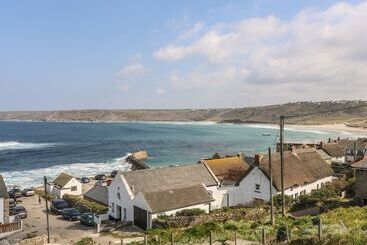 Sennen Heights