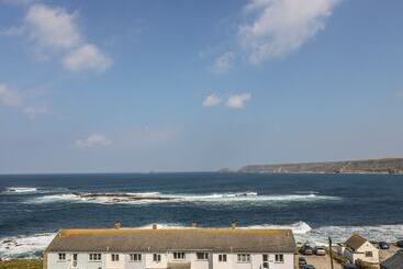Sennen Heights