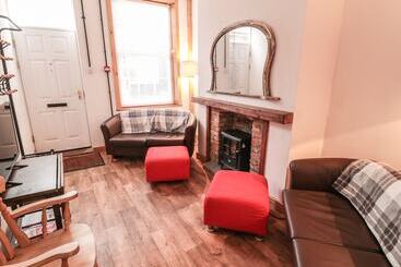 Tinsley Cottage