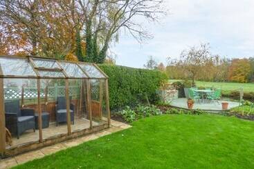 Willow Cottage