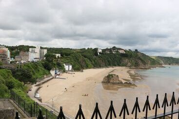 1 Beachtop Court