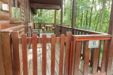 Acorn Lodge
