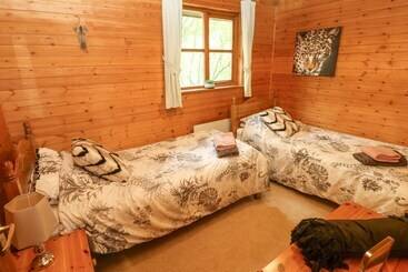 Acorn Lodge