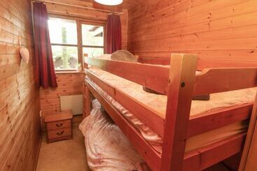 Acorn Lodge