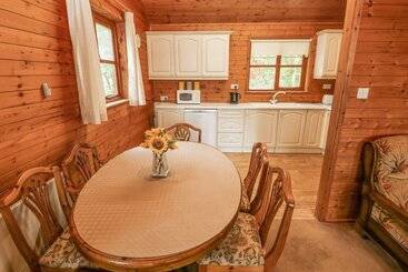 Acorn Lodge