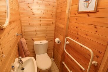 Acorn Lodge
