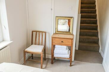Bannister Cottage