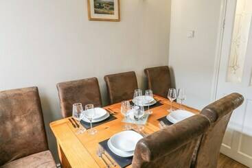 Bannister Cottage