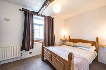 Cragg Cottage